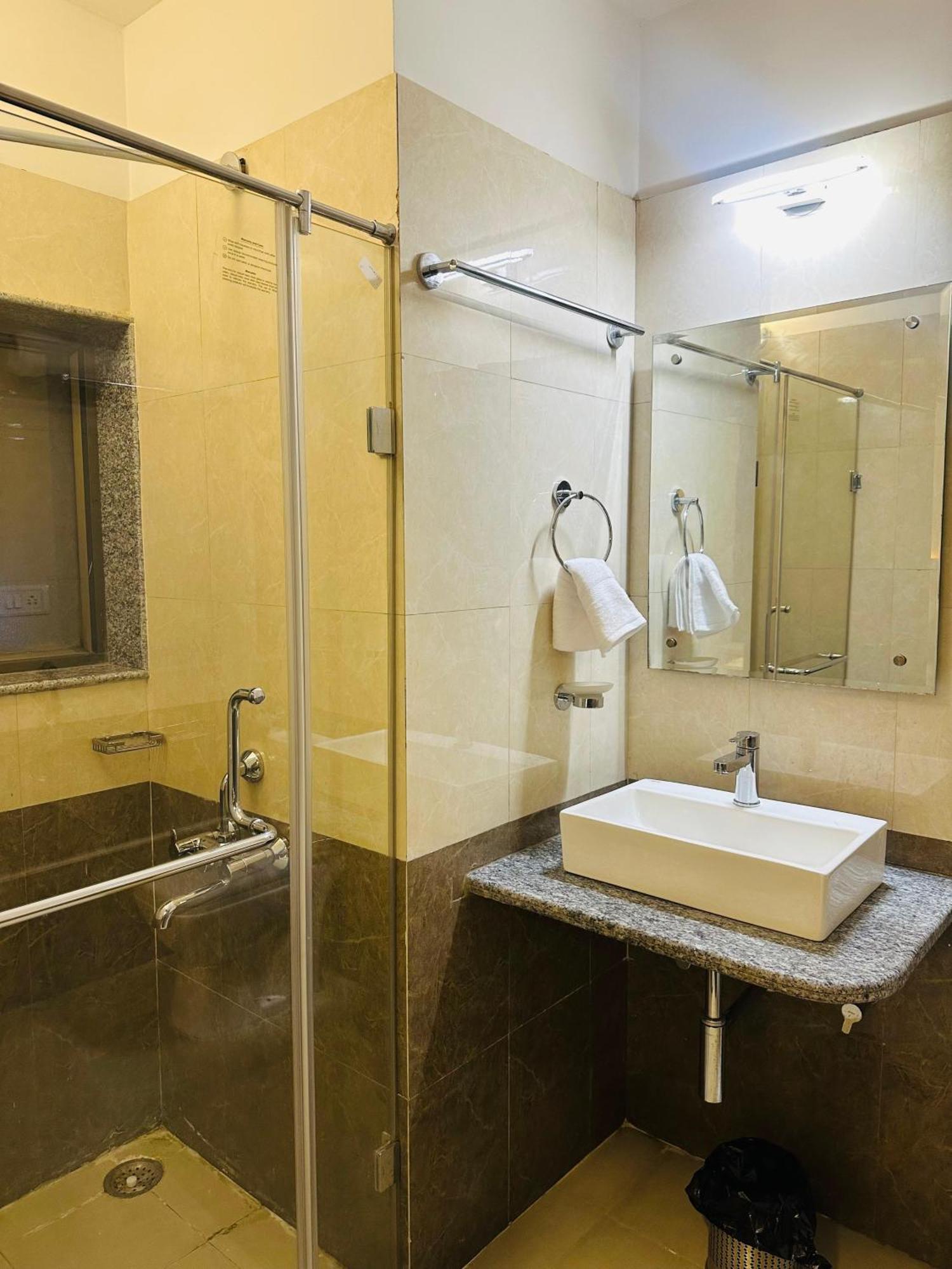 Hotel The Grand Agastya Kaohni Esterno foto